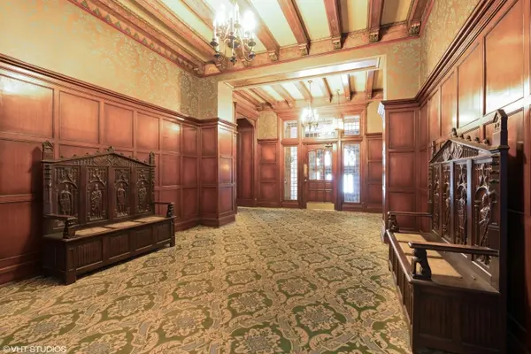 6901 S Oglesby AVE #2A, Chicago, IL 60649