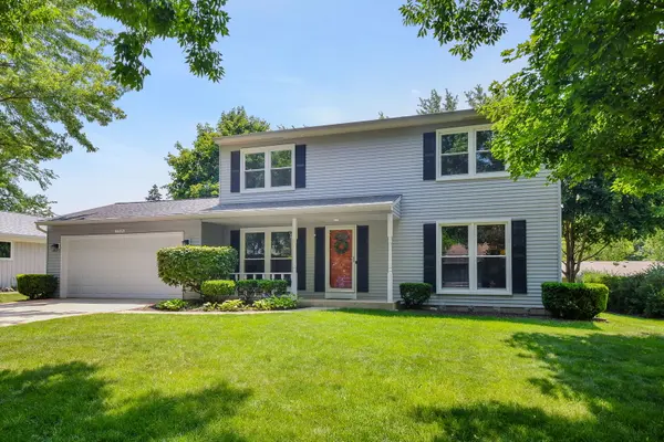 1326 Chestnut Ridge DR, Naperville, IL 60540