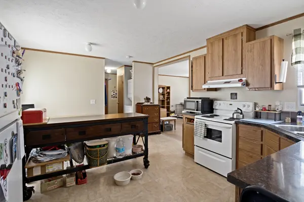 1178 Candida RD, Elgin, IL 60123