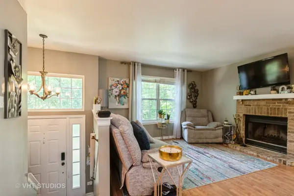 2627 Augusta DR, Wadsworth, IL 60083
