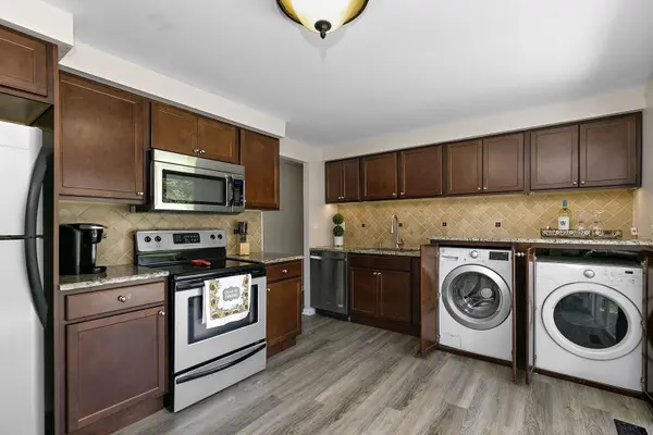 1500 Princeton LN, Schaumburg, IL 60193