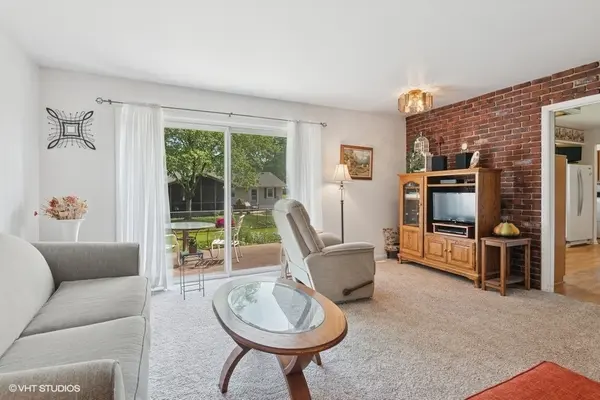 27 Keswick RD, Elk Grove Village, IL 60007