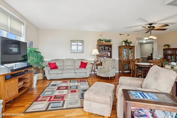 6807 N Milwaukee AVE #708, Niles, IL 60714