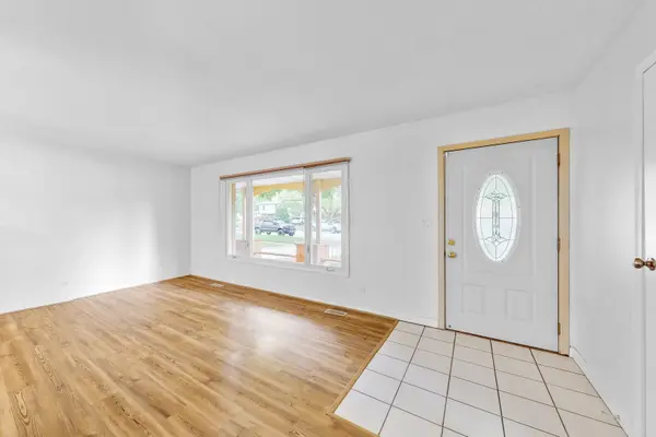 137 S Schmidt RD, Bolingbrook, IL 60440