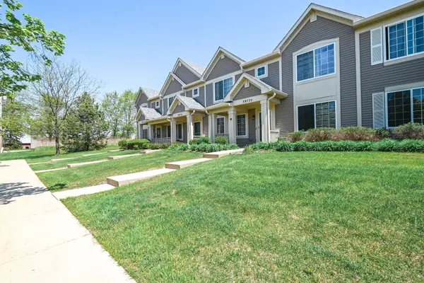 39735 N Paris DR, Beach Park, IL 60083