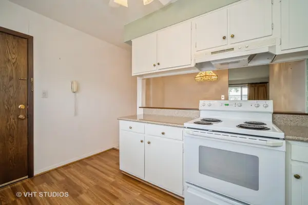 1430 Lehigh AVE #B2, Glenview, IL 60026