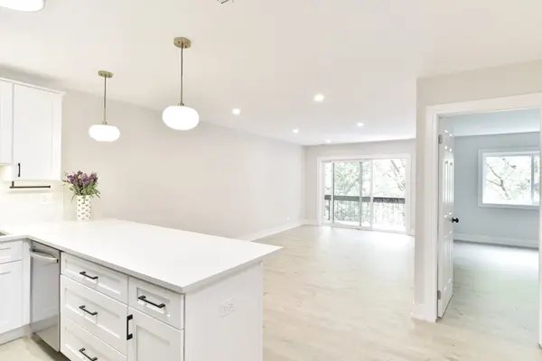 1400 N Elmhurst RD #310, Mount Prospect, IL 60056