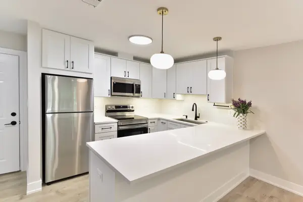 1400 N Elmhurst RD #310, Mount Prospect, IL 60056