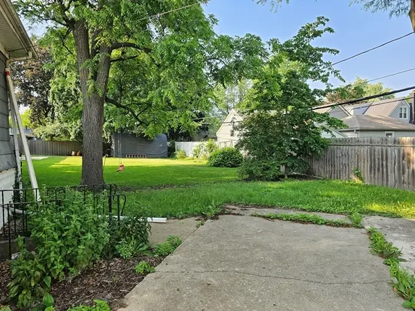 20 S Central AVE, Aurora, IL 60506