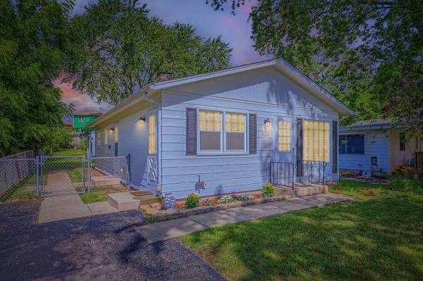 328 Hillandale ST, Round Lake, IL 60073