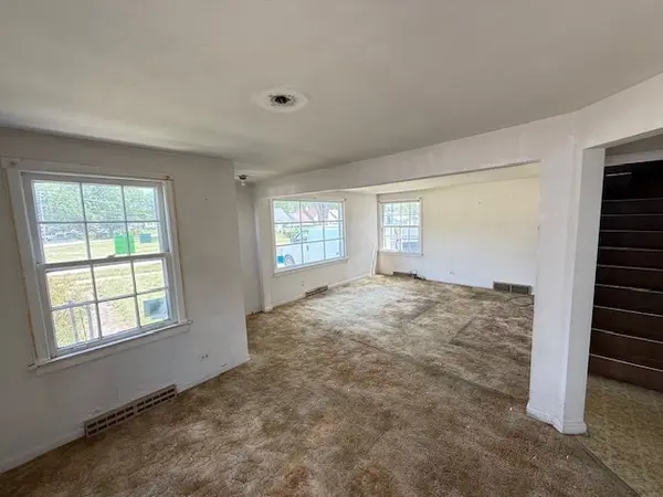 2025 Marshall Pkwy, Waukegan, IL 60085