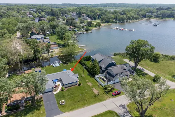 908 Jackson AVE, Wauconda, IL 60084