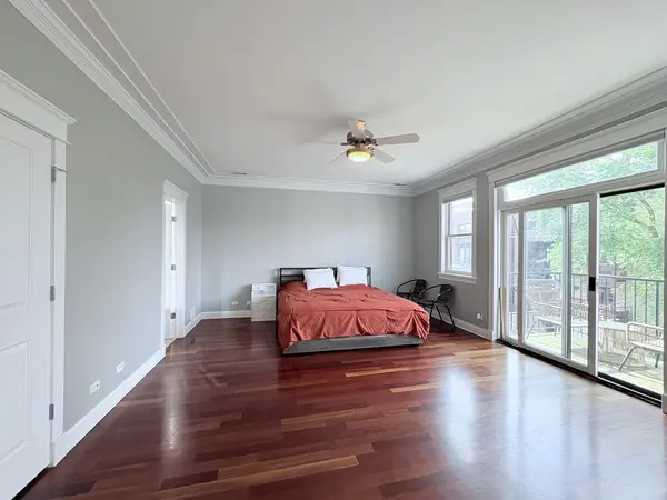 818 W Aldine AVE #3, Chicago, IL 60657