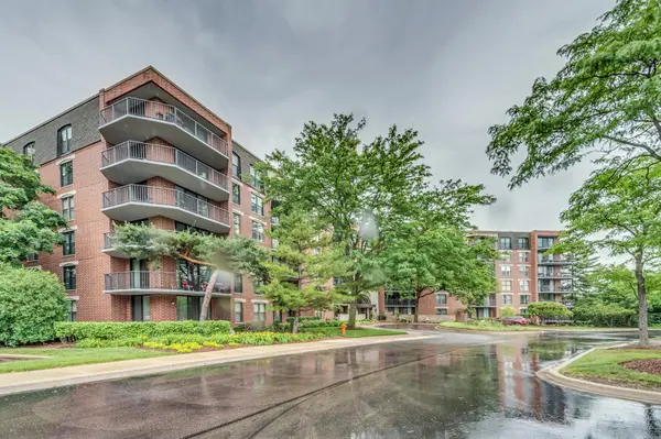 511 Aurora AVE #410, Naperville, IL 60540