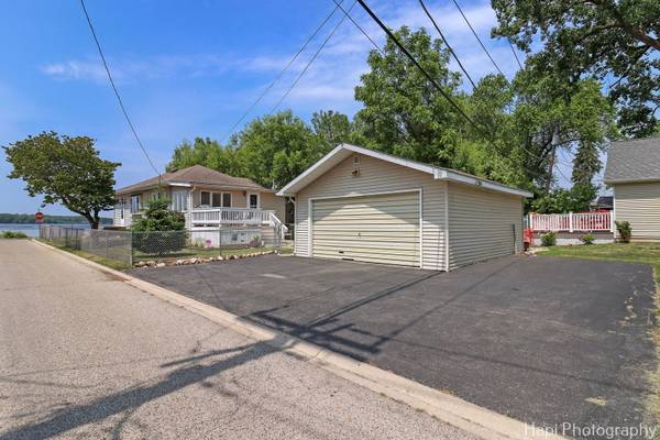 25134 W Lake Shore DR, Ingleside, IL 60041