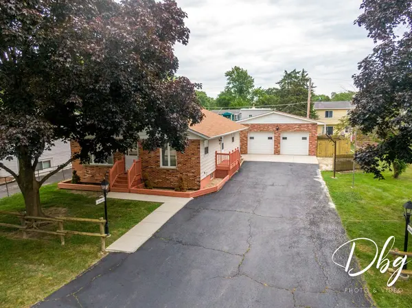 1323 Beverly DR, Round Lake Beach, IL 60073