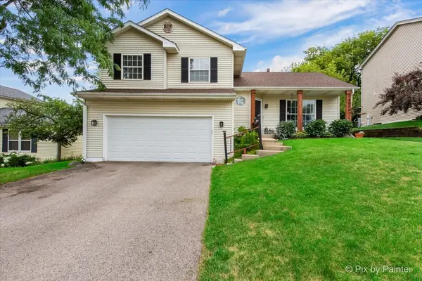903 Pin Oak CIR, Cary, IL 60013