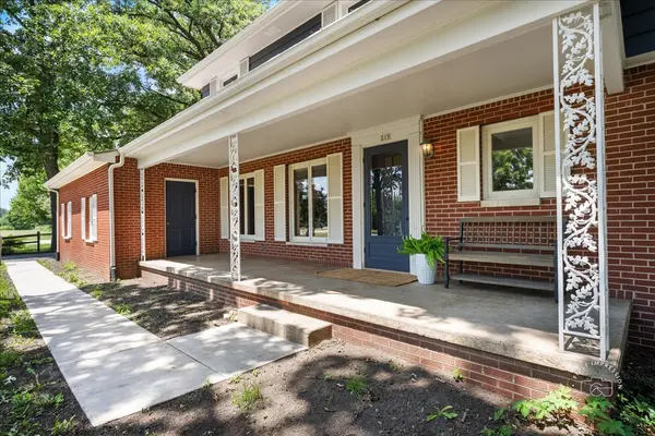 6S903 Davis RD, Big Rock, IL 60511