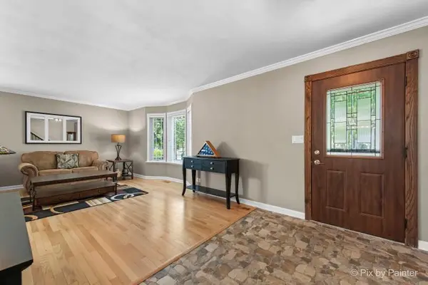 987 Split Rail DR, Carol Stream, IL 60188
