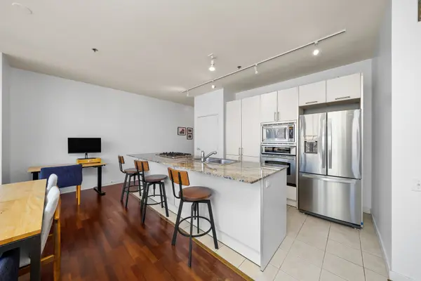 653 N Kingsbury ST #1006, Chicago, IL 60654
