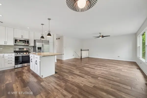 211 Sherwood DR, Cary, IL 60013