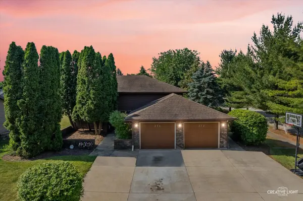 272 Maple ST, Sugar Grove, IL 60554