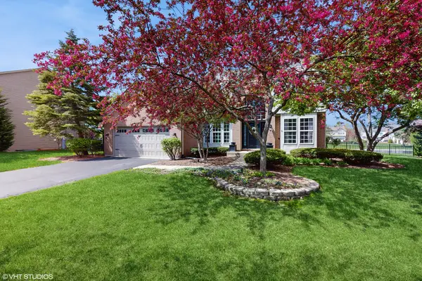 8 GEORGETOWN CT, Algonquin, IL 60102