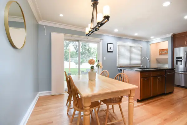 1026 Timber LN, Darien, IL 60561