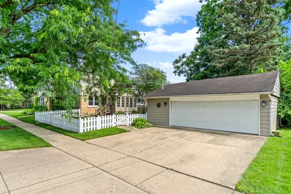 15 E Fairview ST, Arlington Heights, IL 60005