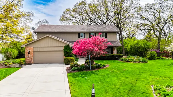 8229 Nueport DR, Willow Springs, IL 60480