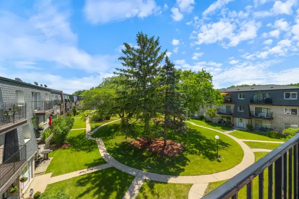 9452 Bay Colony DR #3E, Des Plaines, IL 60016