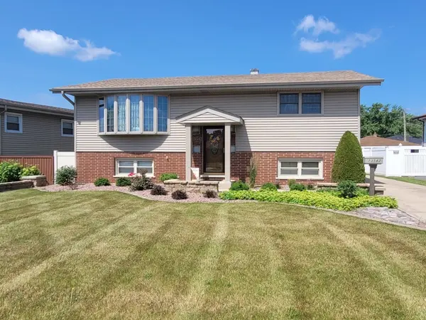 13542 Short DR, Crestwood, IL 60418