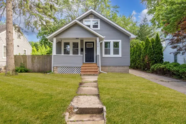 1030 Spruce ST, Aurora, IL 60506