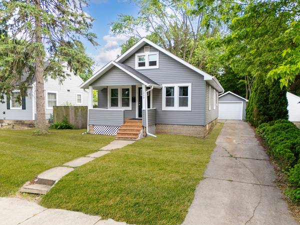 1030 Spruce ST, Aurora, IL 60506