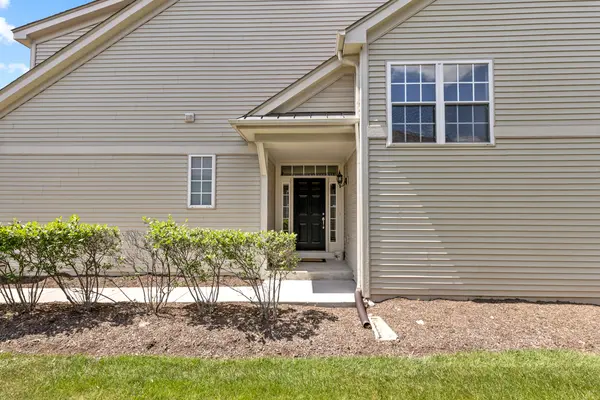 846 Colchester DR, Oswego, IL 60543