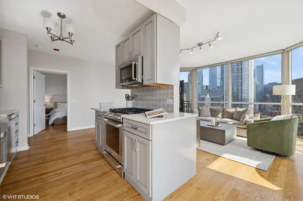 645 N Kingsbury ST #2002, Chicago, IL 60654