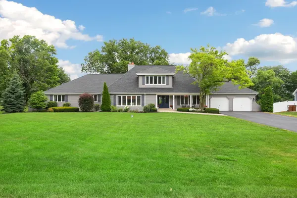 22W672 Elmwood DR,  Glen Ellyn,  IL 60137