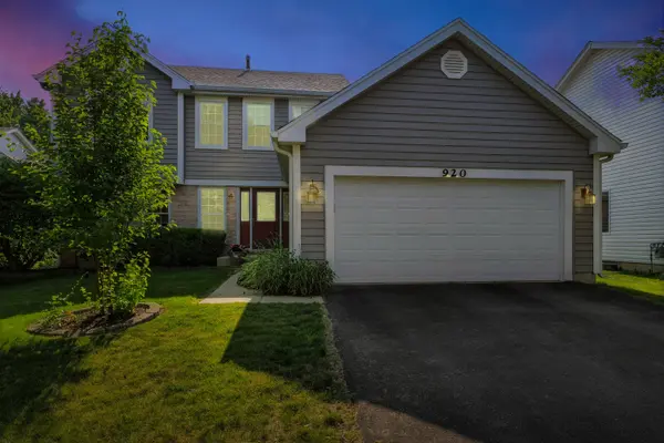 920 Matthew CT, Naperville, IL 60540