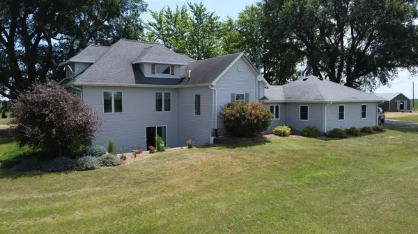 1533 E 1400 North RD, Crescent City, IL 60928