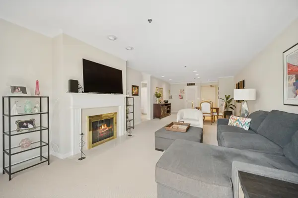 451 Town Place CIR #308, Buffalo Grove, IL 60089