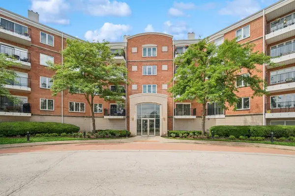 451 Town Place CIR #308, Buffalo Grove, IL 60089