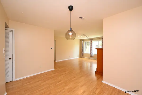 9360 Hamilton CT #A, Des Plaines, IL 60016