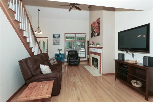 602 Cherbourg DR, Buffalo Grove, IL 60089