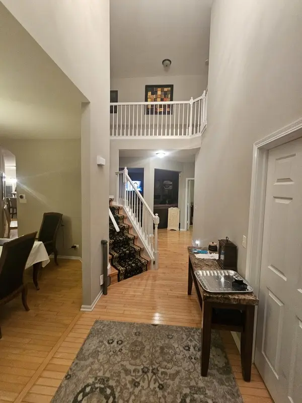 1637 Rolling Hills DR, Crystal Lake, IL 60014