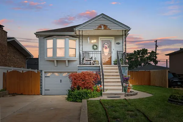 5740 W 87th PL, Oak Lawn, IL 60453
