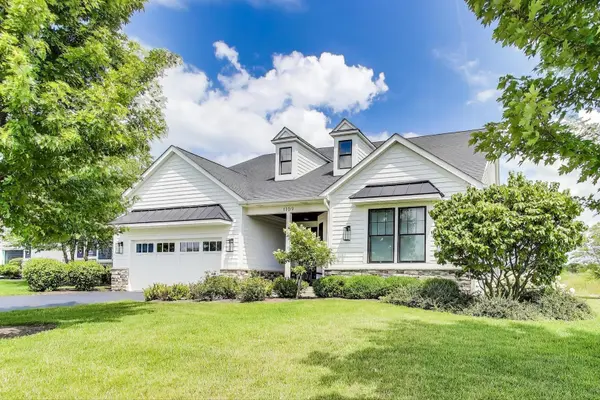 1109 Rebecca CT, Libertyville, IL 60048