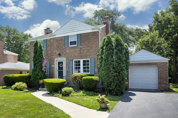 2227 Linneman ST, Glenview, IL 60025