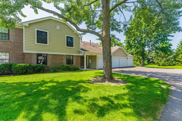 284 Pembridge LN #C1, Schaumburg, IL 60193