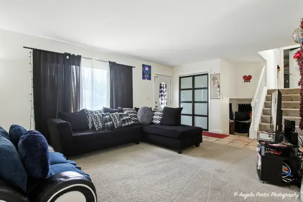 1066 Partridge LN, Lake Zurich, IL 60047
