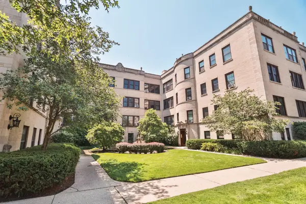908 Greenwood ST #3W, Evanston, IL 60201